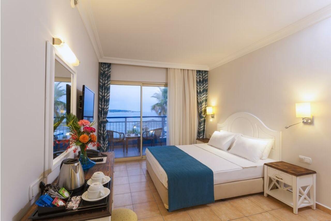 Standard Double or Twin Room with Sea View
