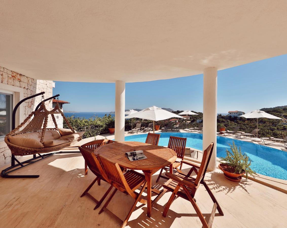 Junior Suite with Pool View