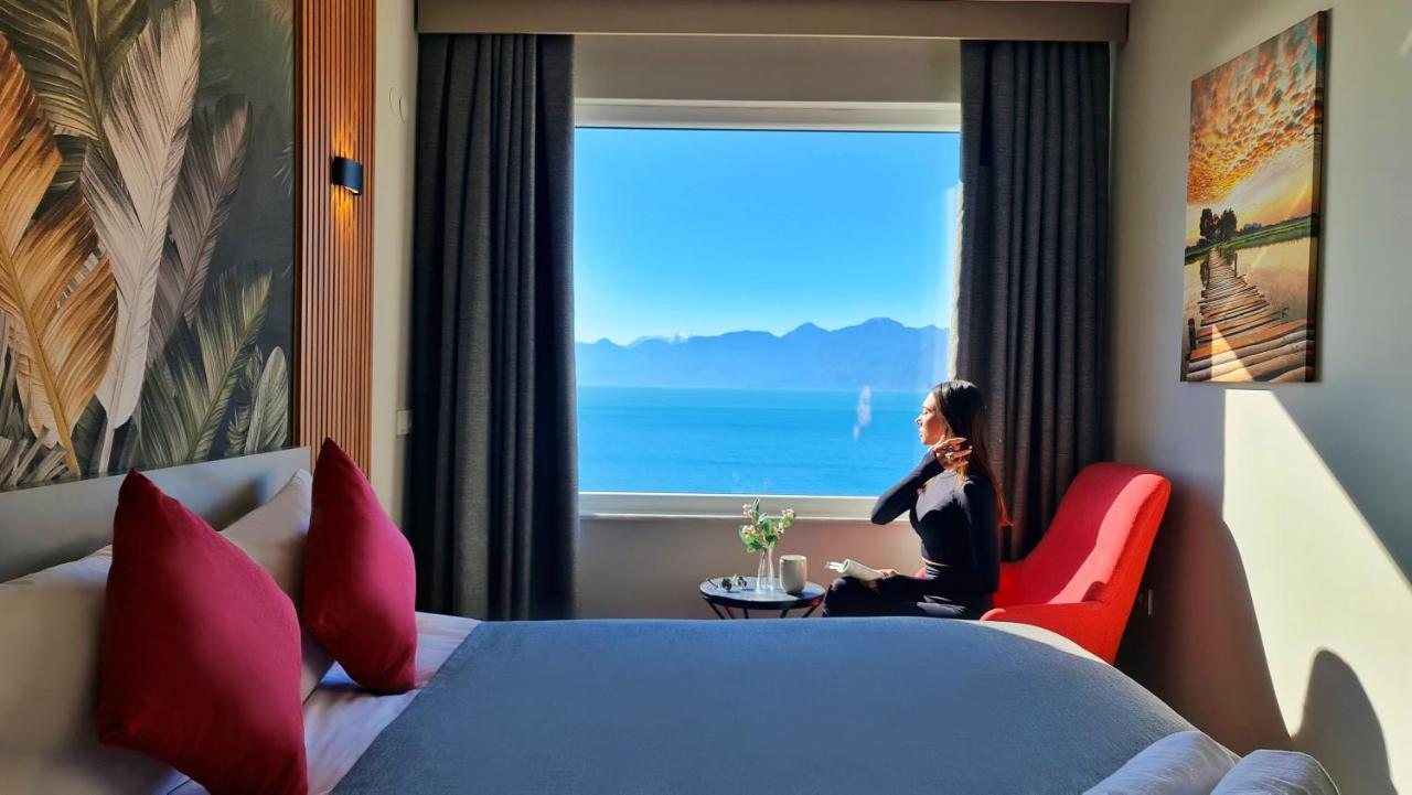 Tweepersoonskamer met Balkon en Uitzicht op Zee