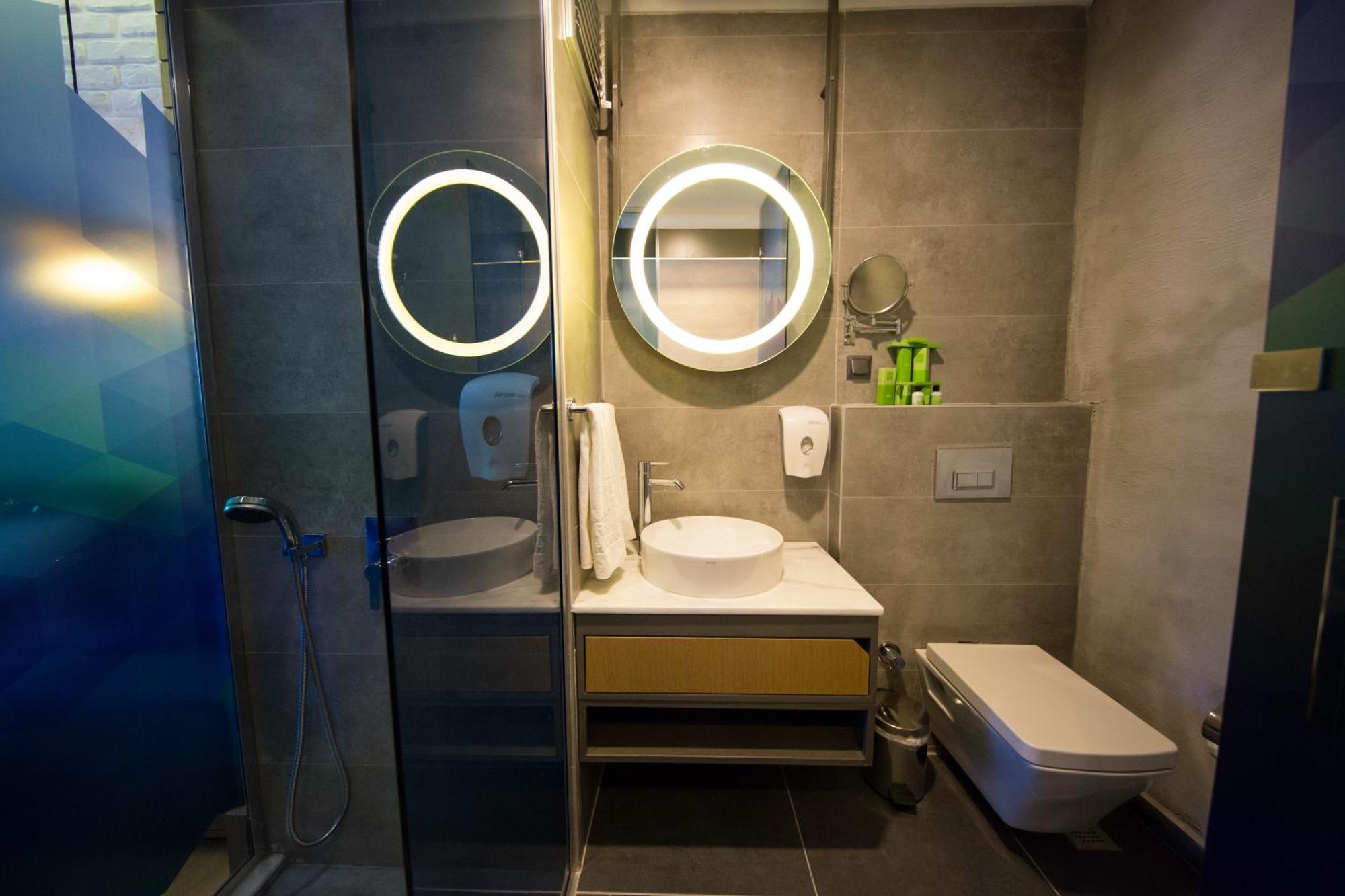Comfort Tweepersoonskamer met 2 Aparte Bedden en een Balkon