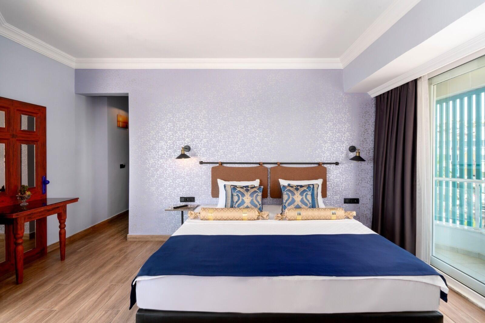 Double Room with Balcony and Sea View