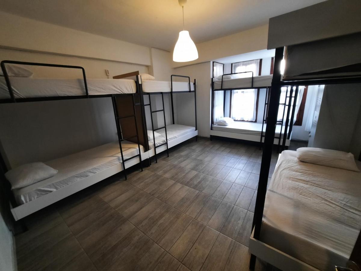 Posto Letto in Dormitorio Misto