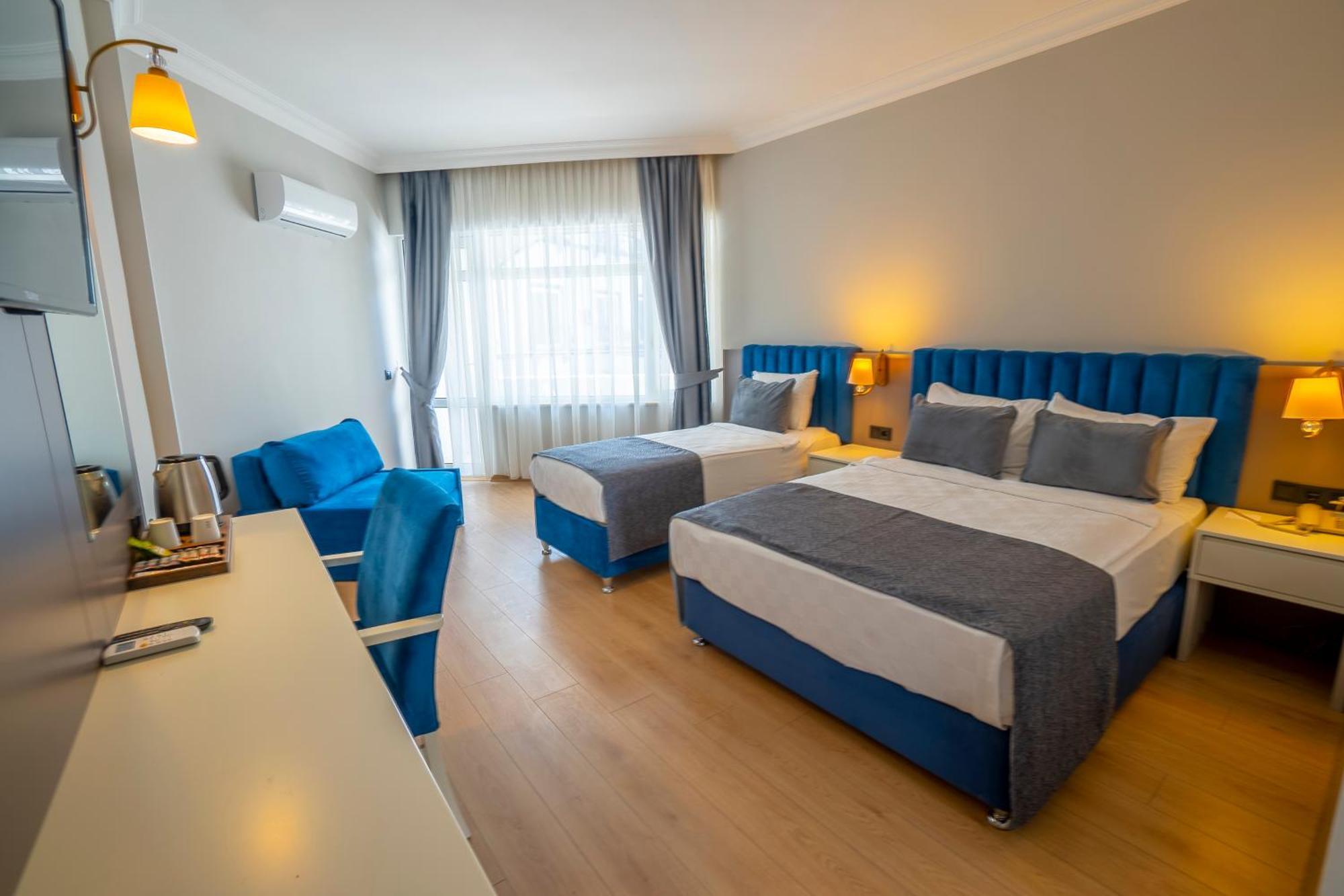 Large Room (2 Adults + 2 Children)