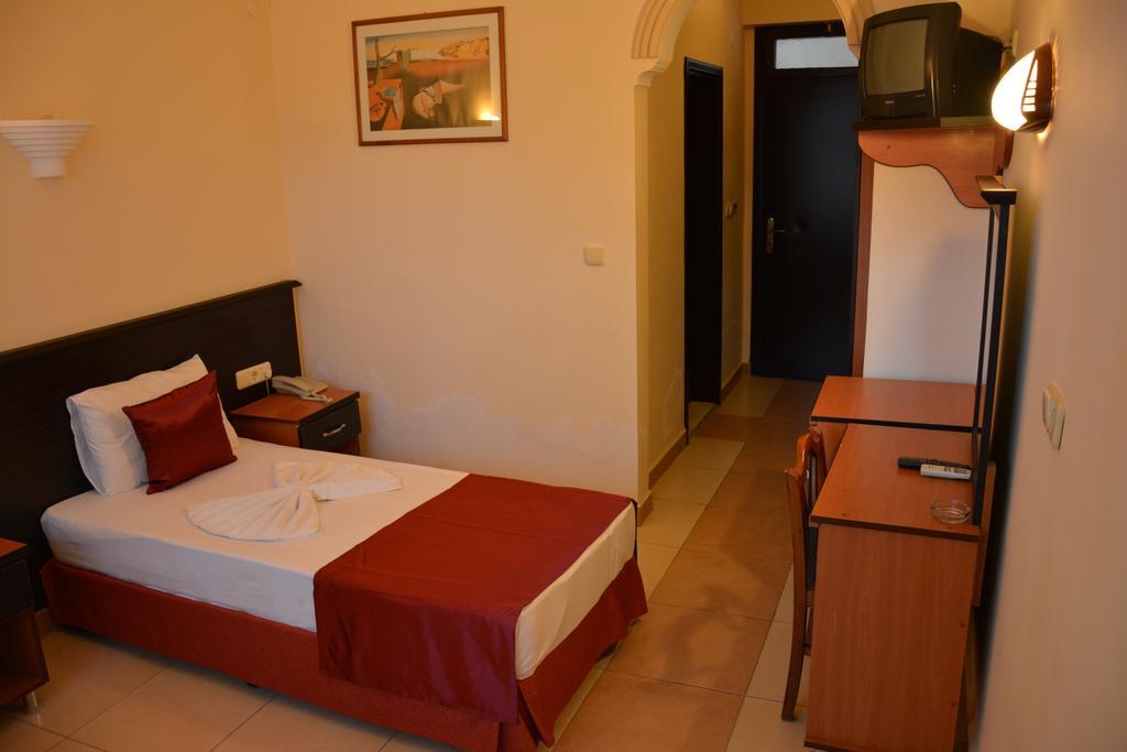 Chambre Double ou Lits Jumeaux - Vue sur Jardin