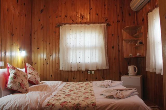 Bungalow (2 Adults)