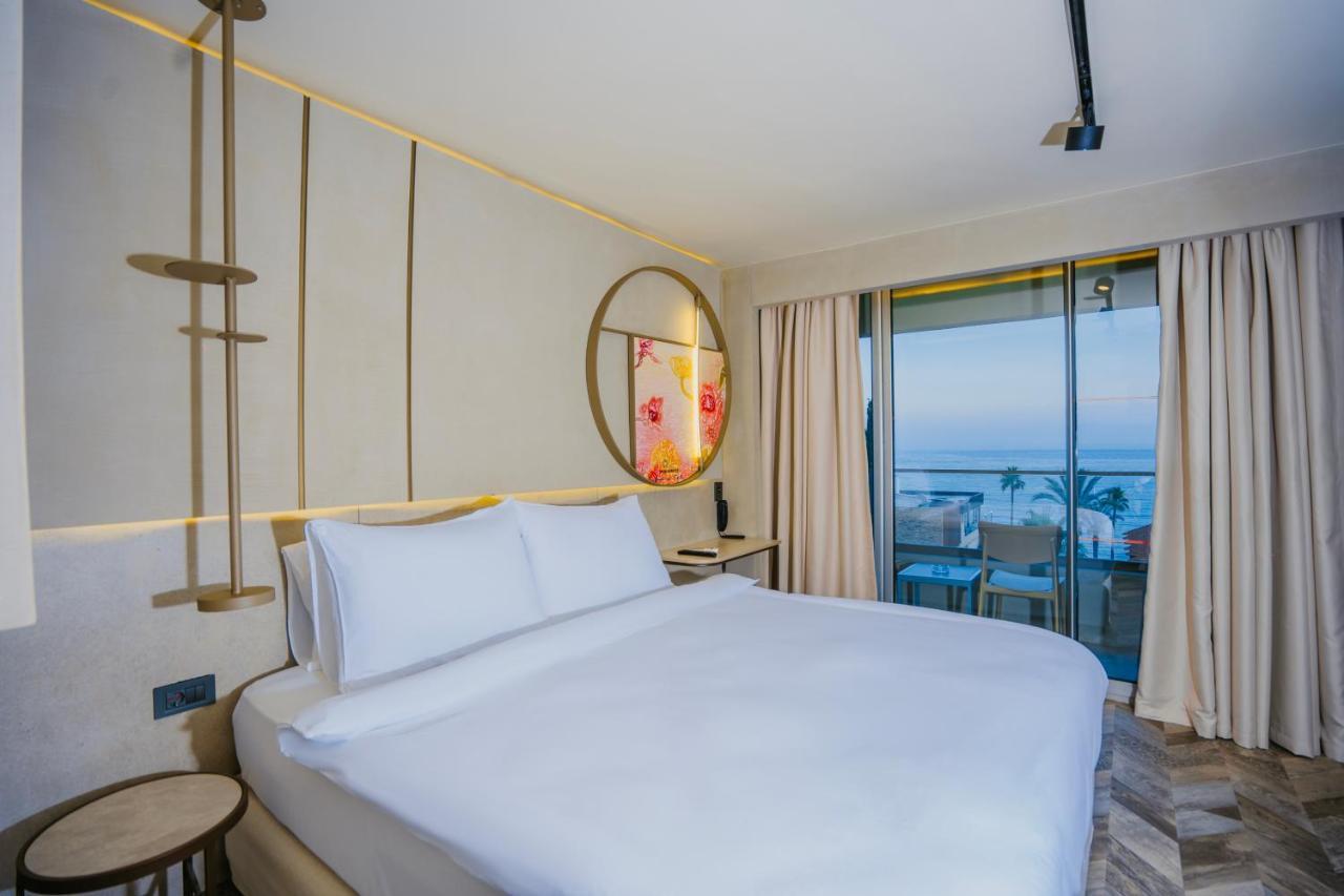 Double or Twin Room with Sea View