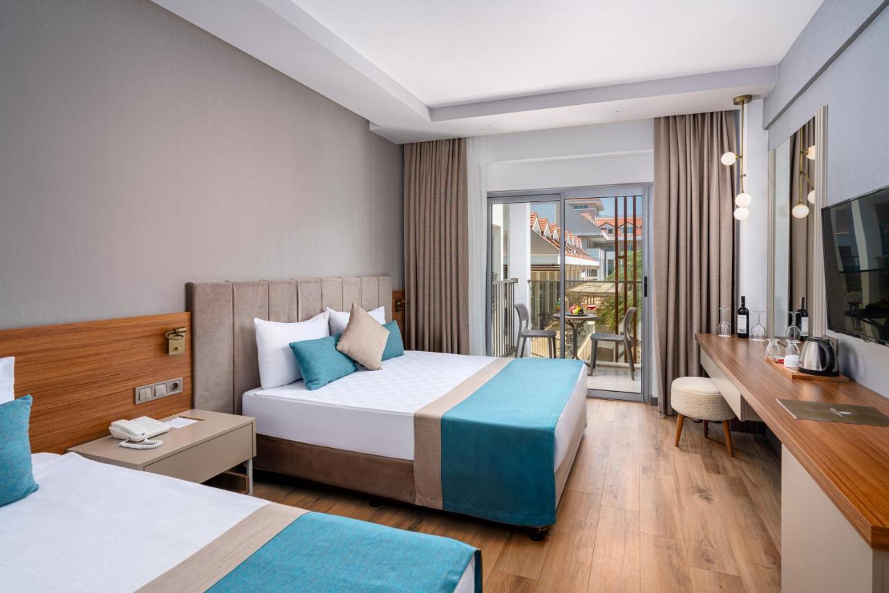 Double Room with Pool View