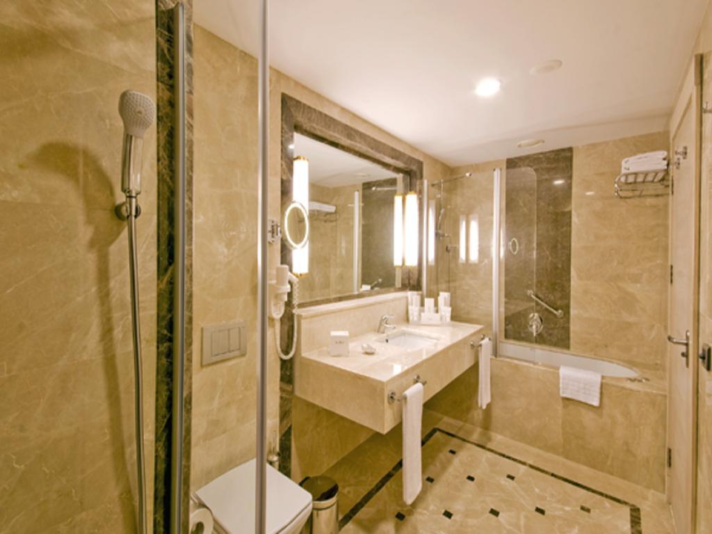 Deluxe Family Suite