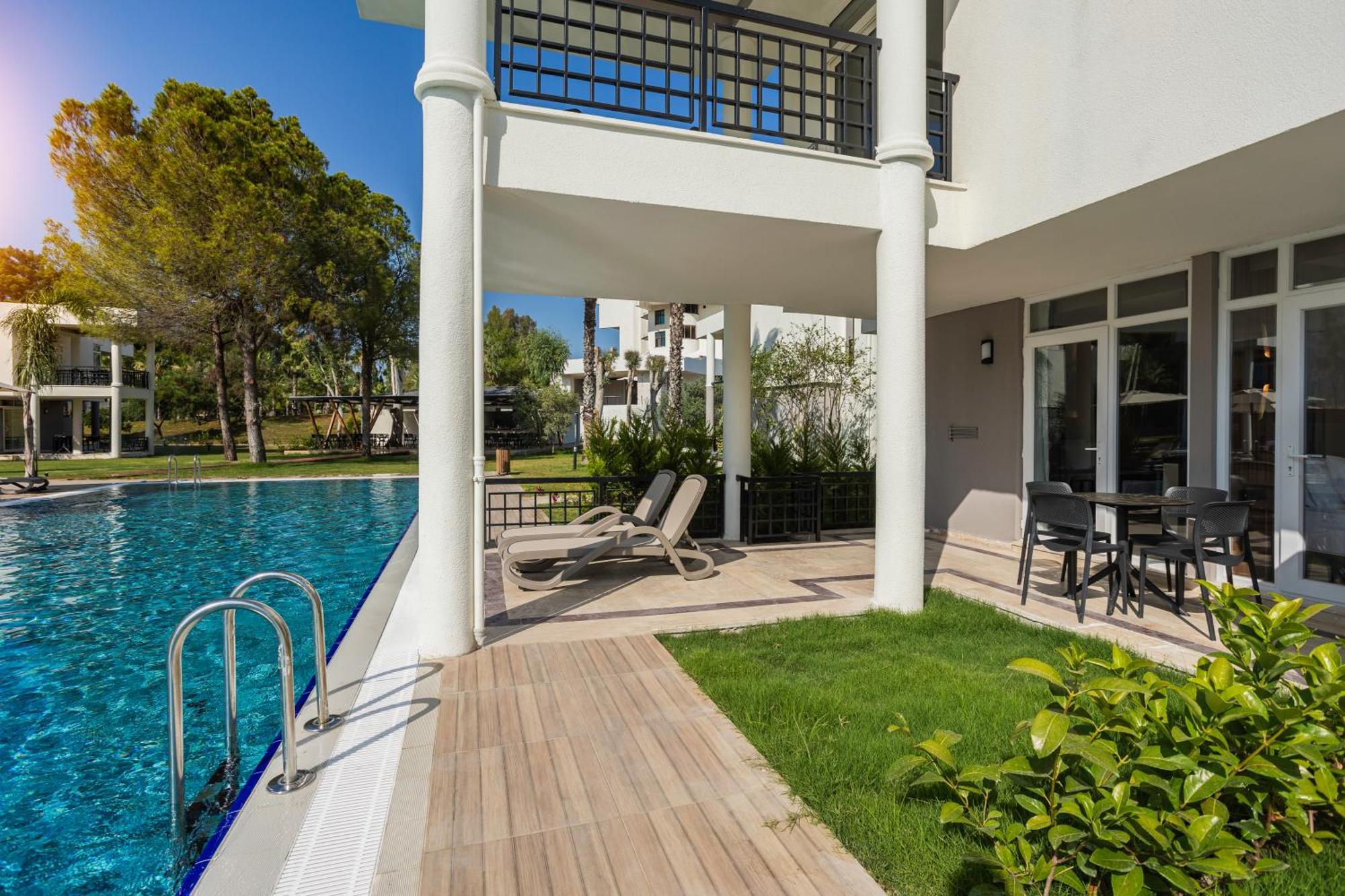 Suite with Pool View