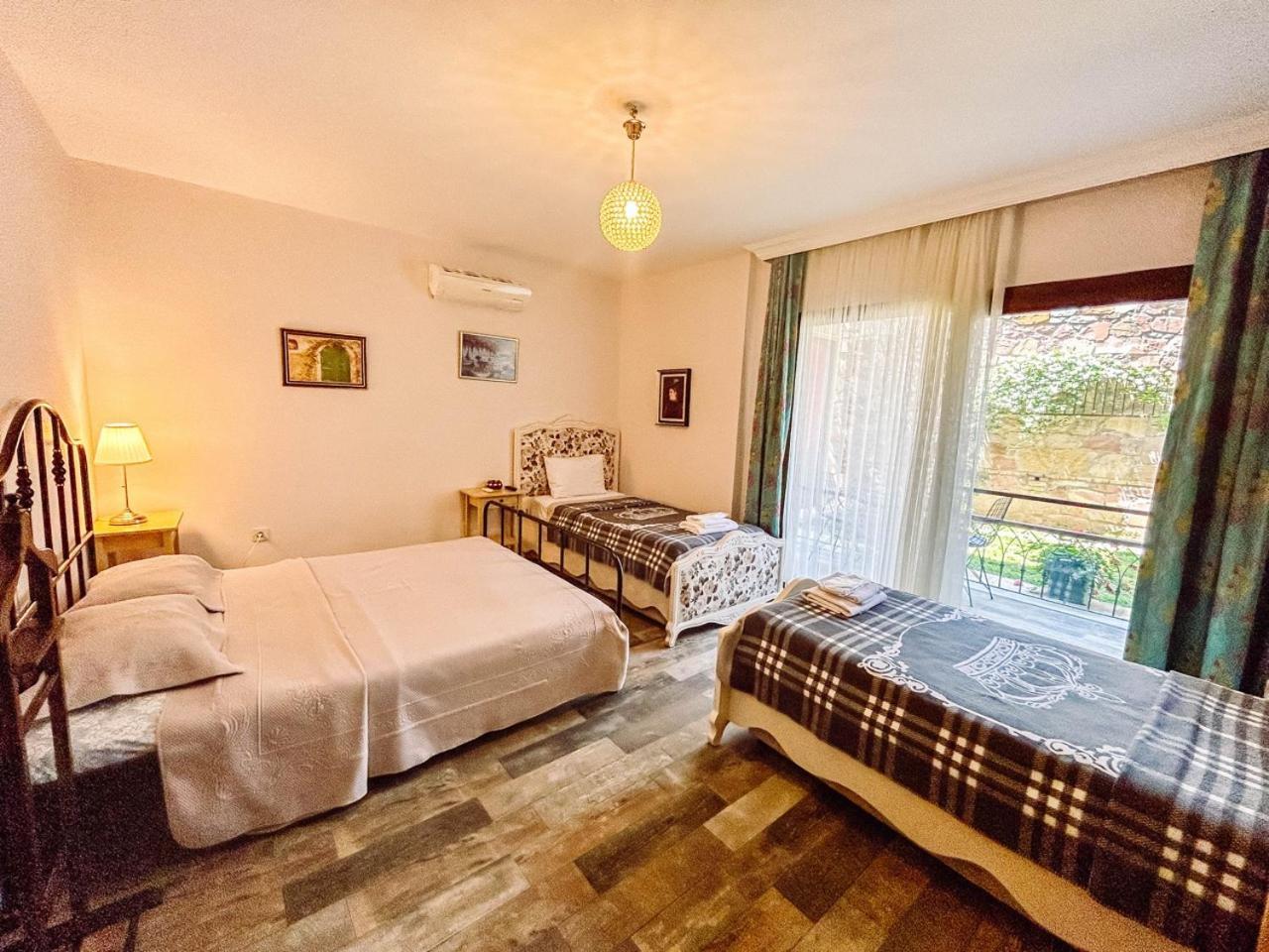 Standard Double Room with Shared Bathroom