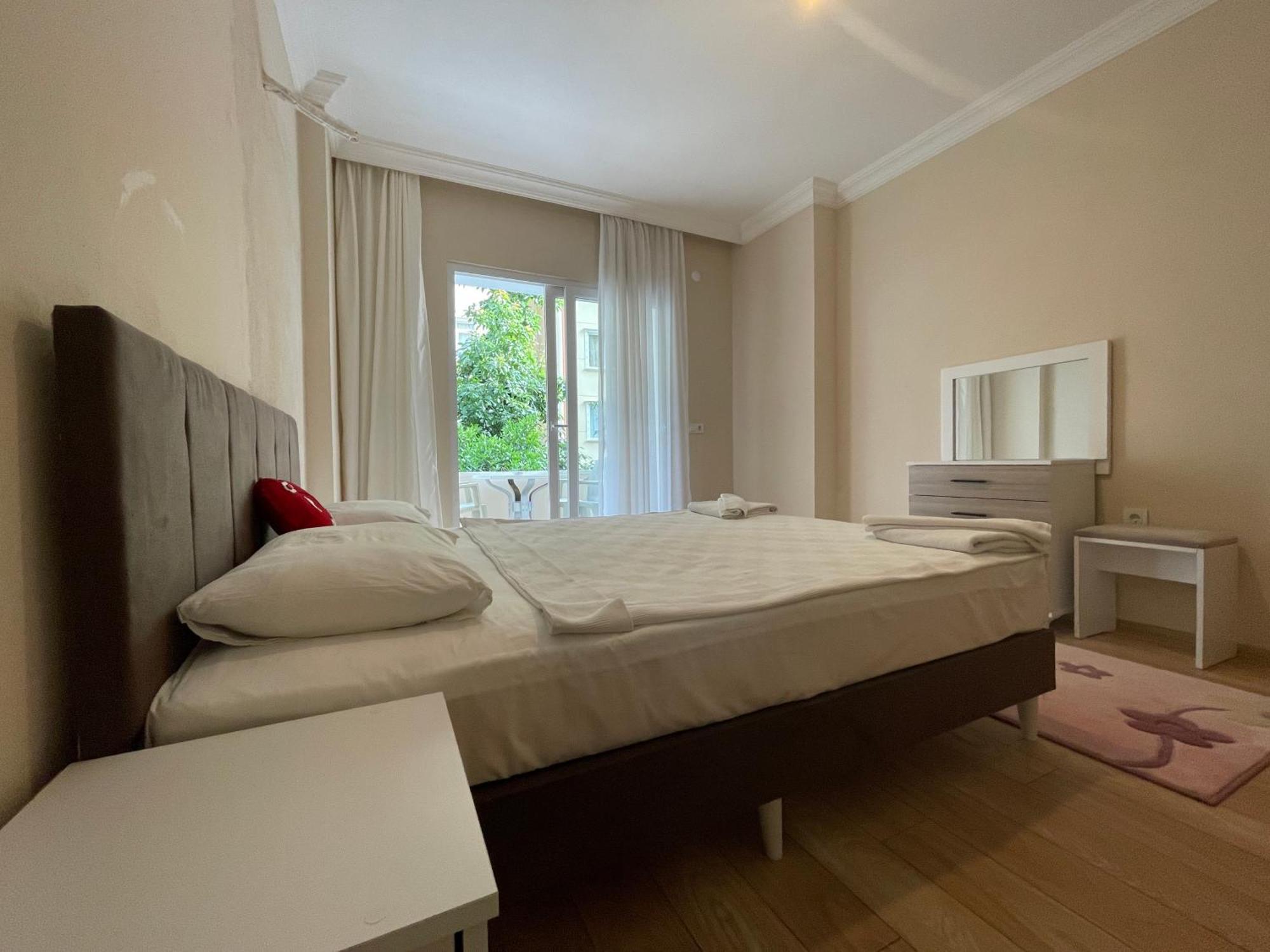 Two-Bedroom Deluxe Apartment with Garden View