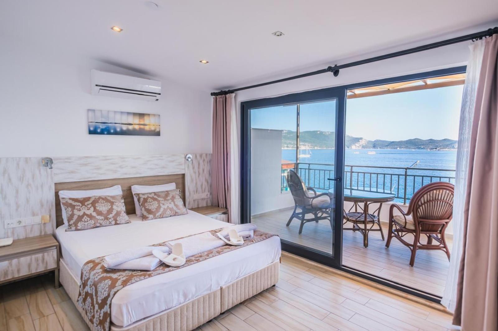 Deluxe Double Room with Balcony and Sea View,1618299756:JPEG