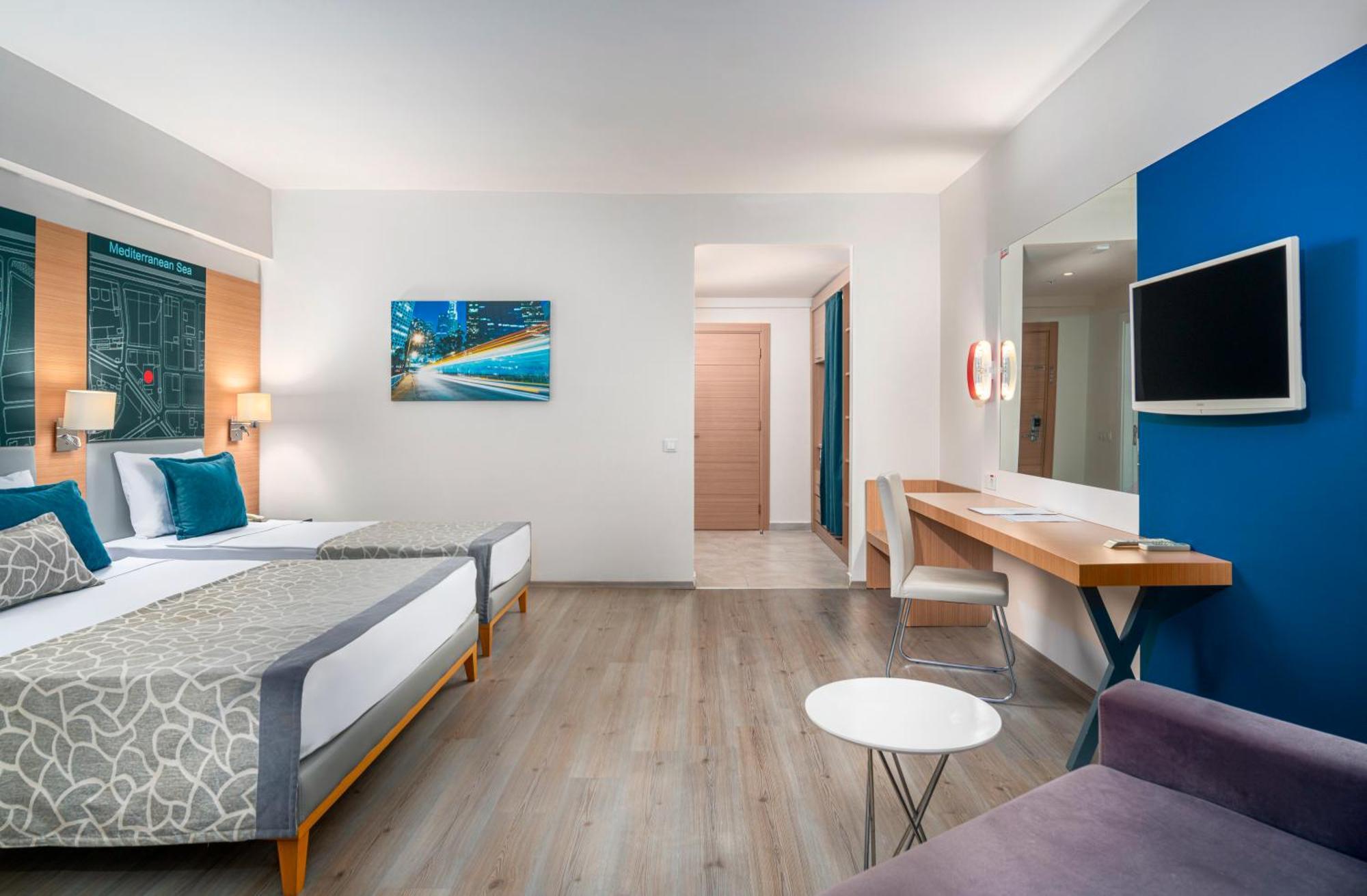 Superior Double or Twin Room with Pool View