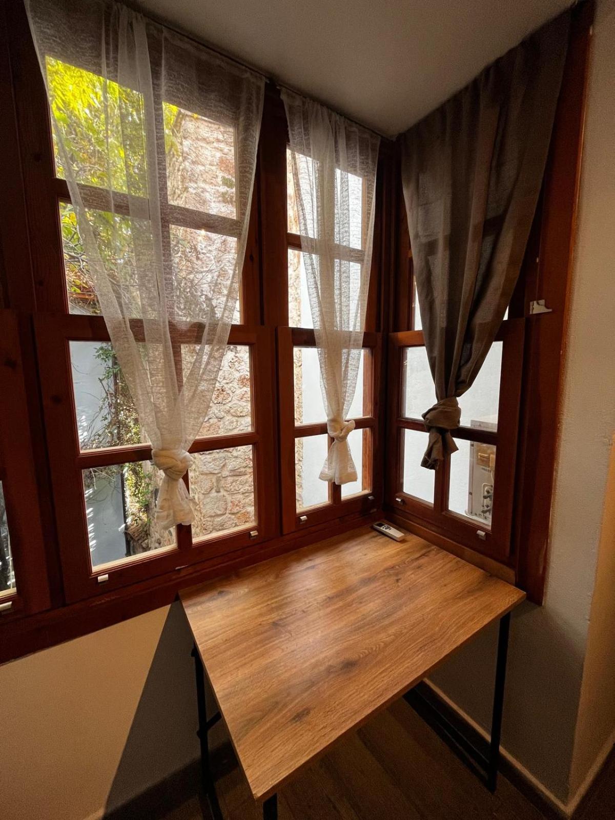 Posto Letto in Dormitorio Misto con 4 Letti