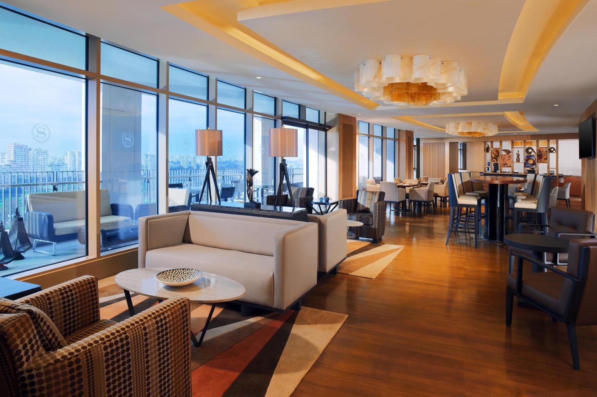 Executive Suite, Club lounge access, 1 King, River view