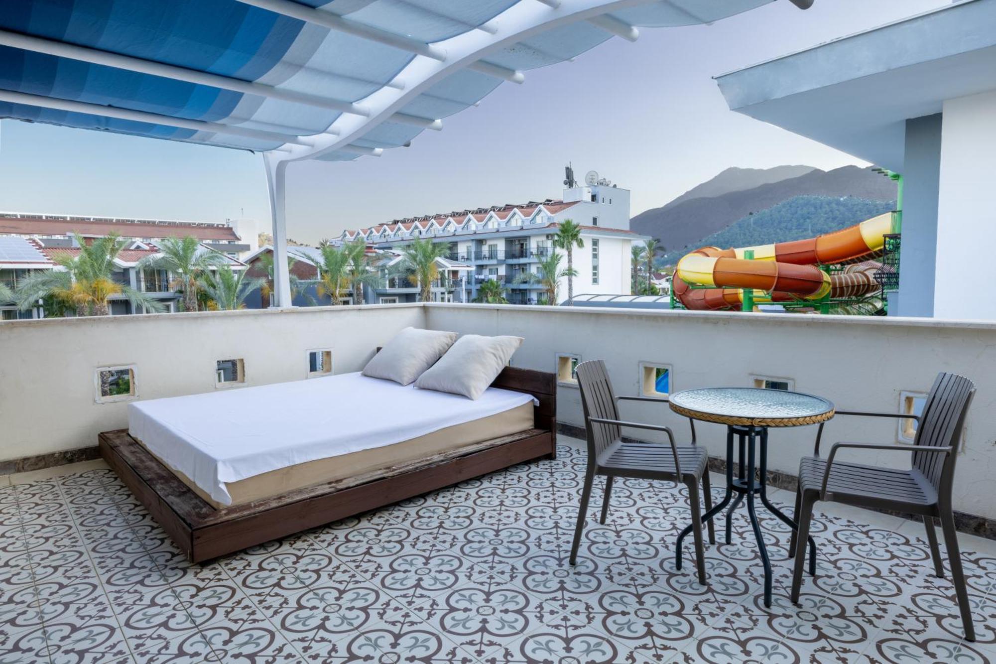 Double Room Terrace,1642330700:JPEG