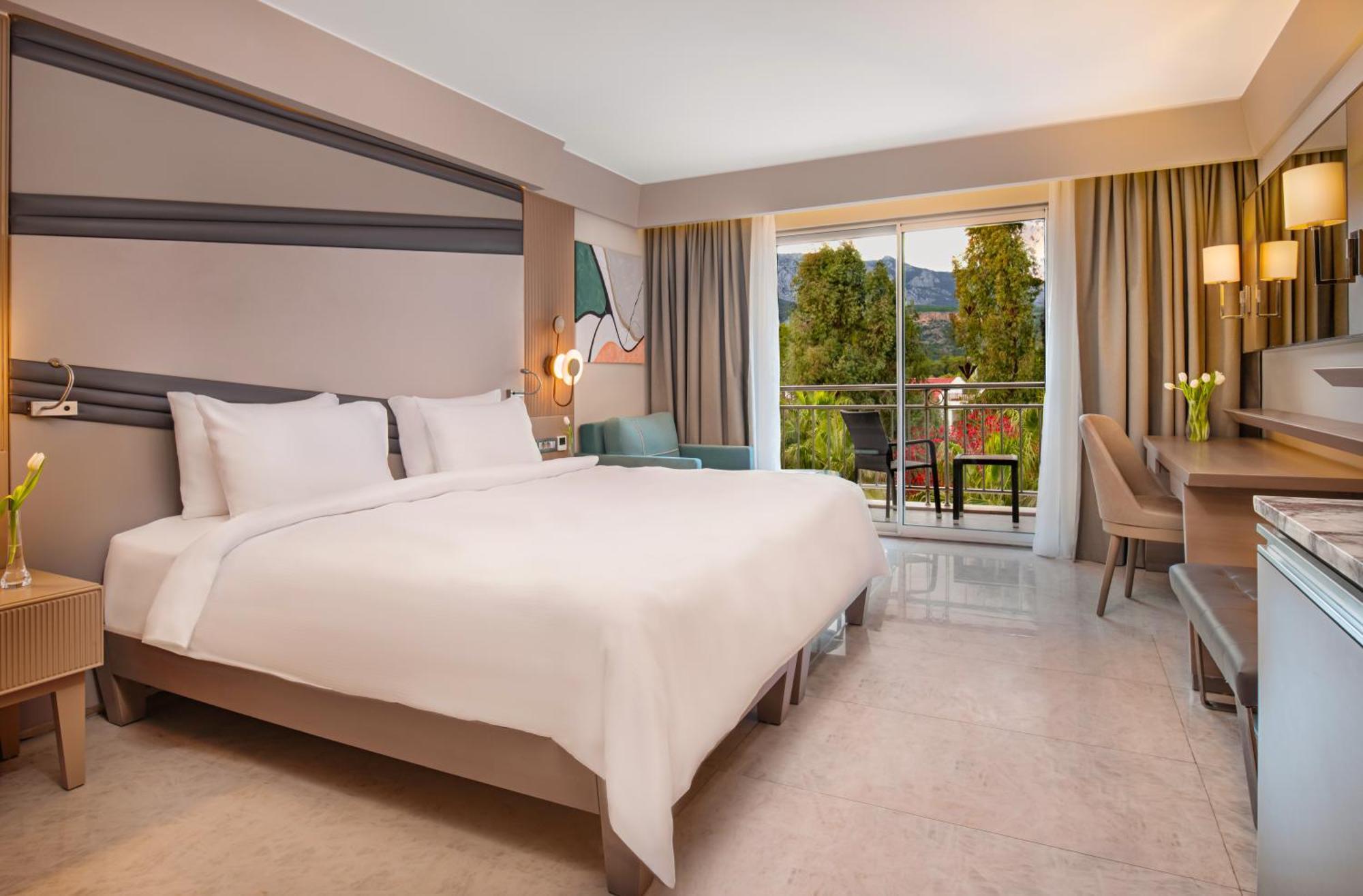 Deluxe Doppelzimmer mit Gartenblick