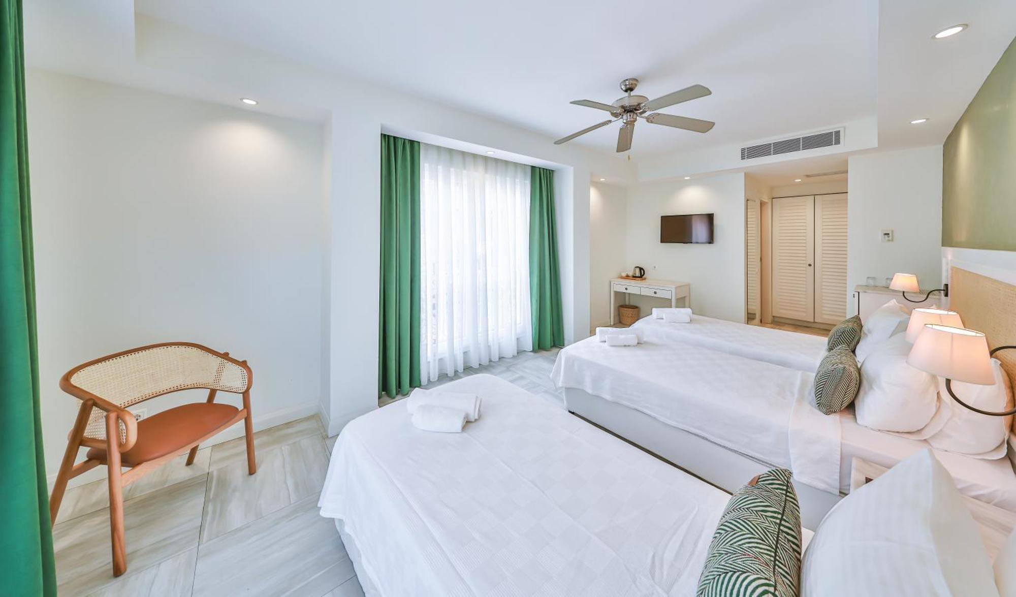 Triple Room