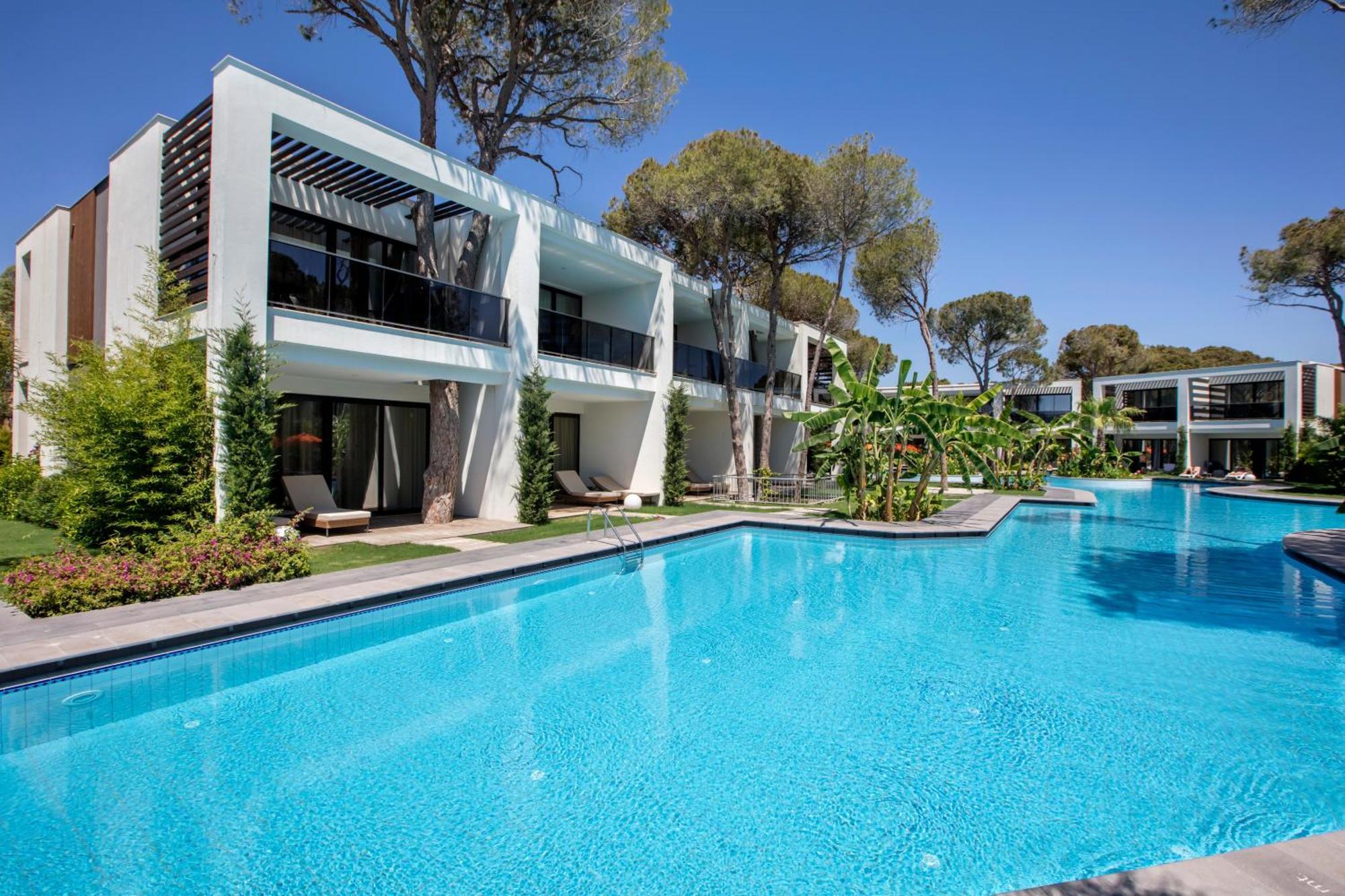 Grand Villa with Pool Access