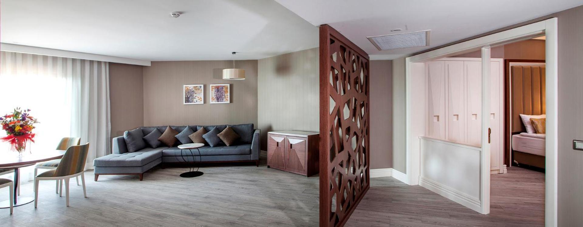 Suite with Mountain View