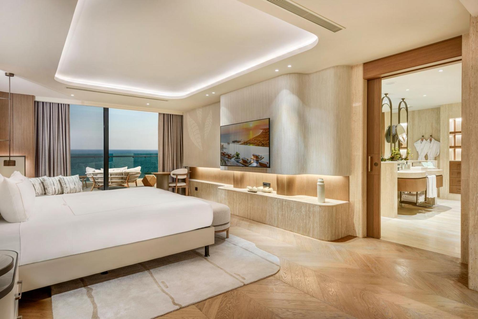 Crown Horizon Suite