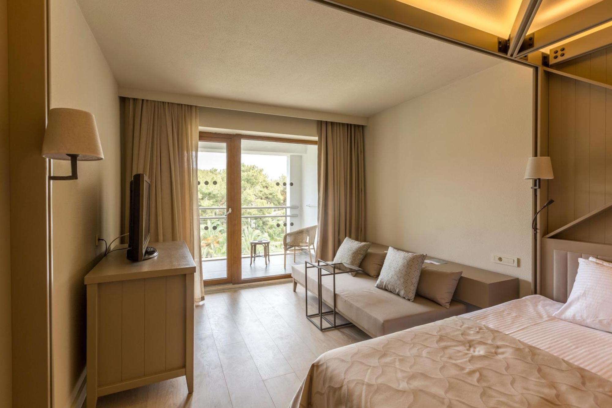 Standard Dreibettzimmer – Landseite