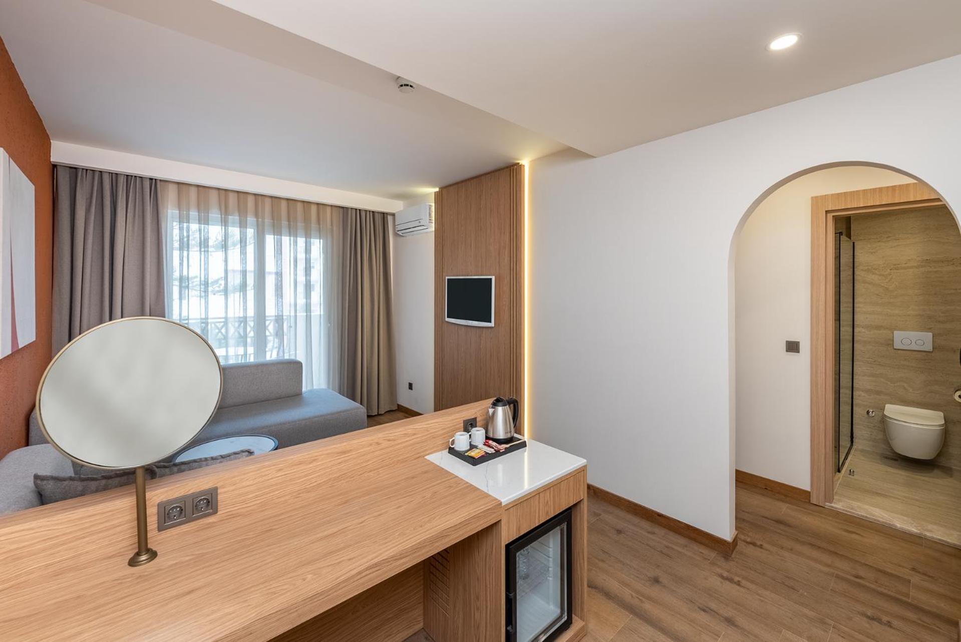 Suite with Garden View