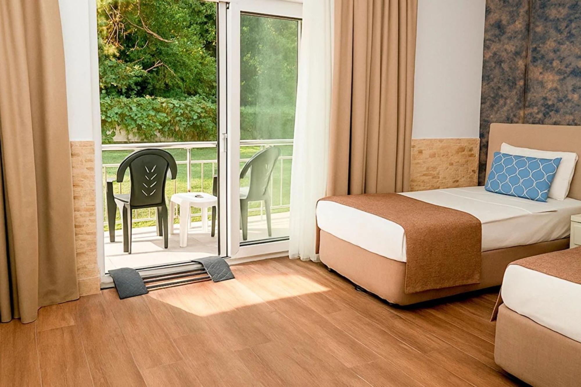 Chambre Double - Accessible aux Personnes à Mobilité Réduite