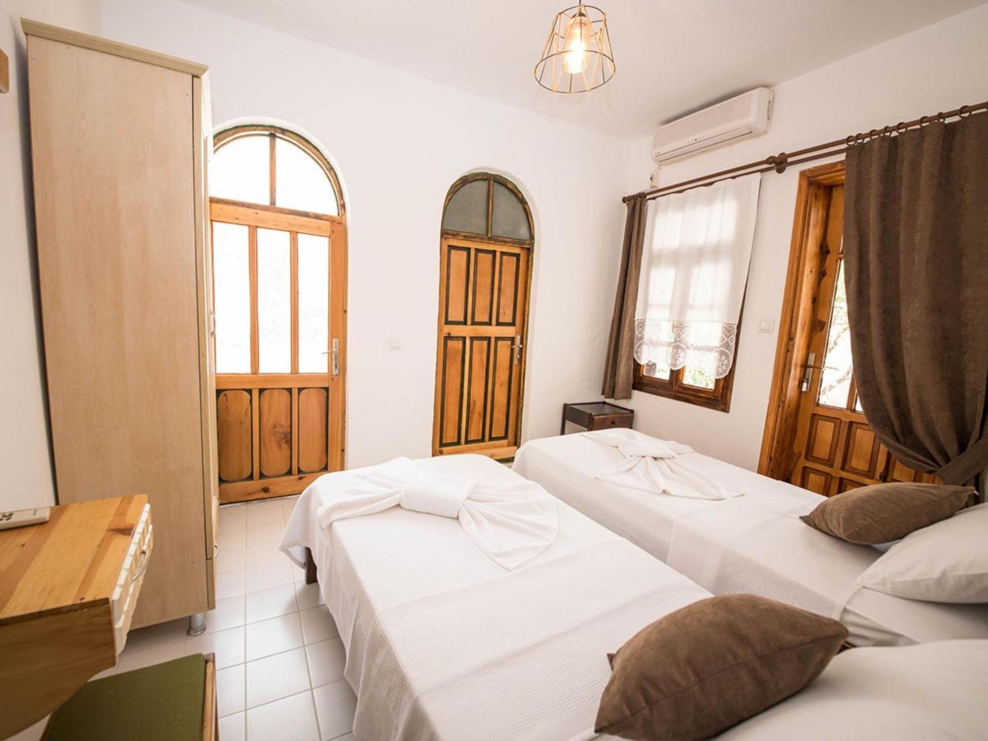 Standart İki Yataklı Oda - Kısmi Deniz Manzaralı