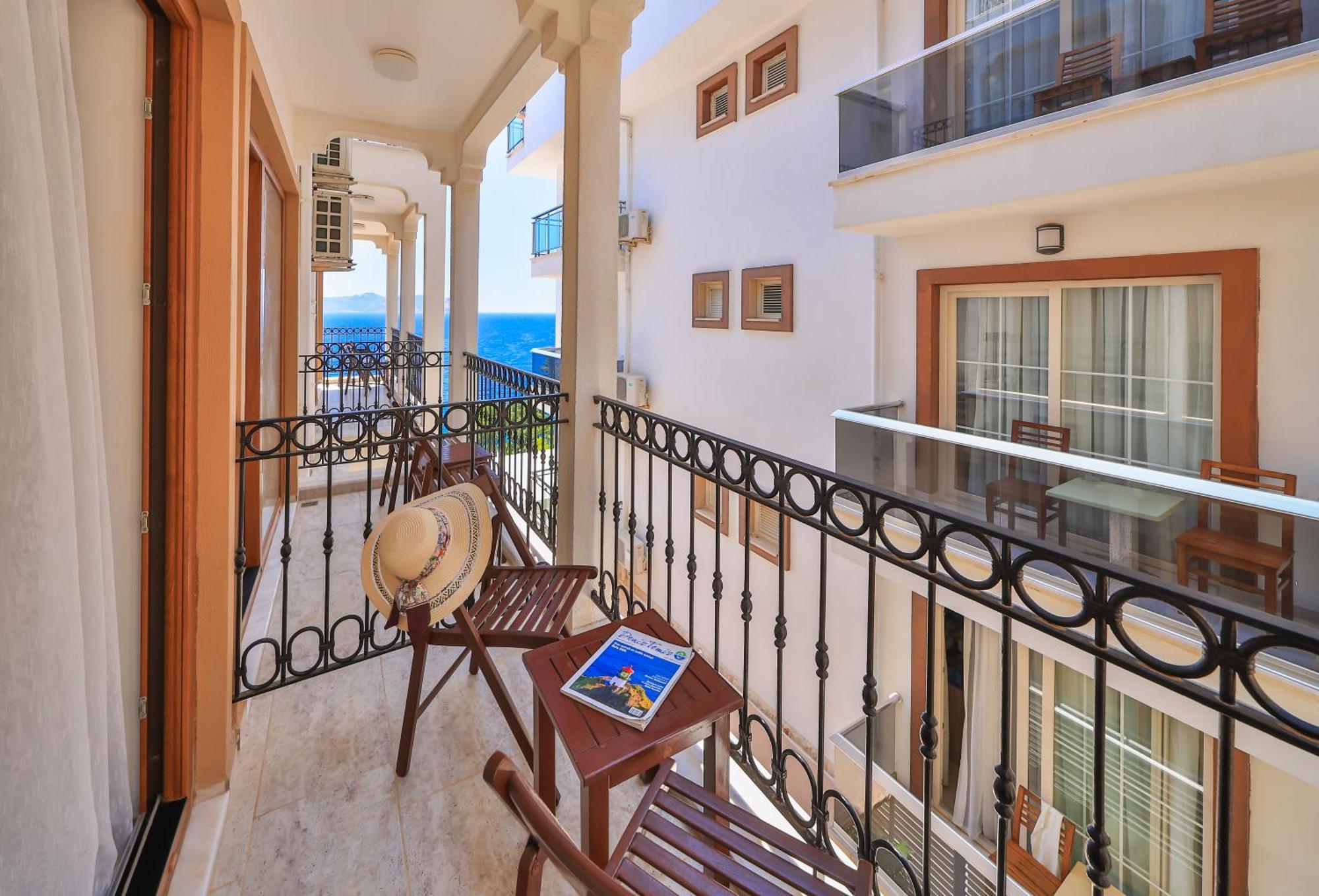 Family Suite with Side Sea View