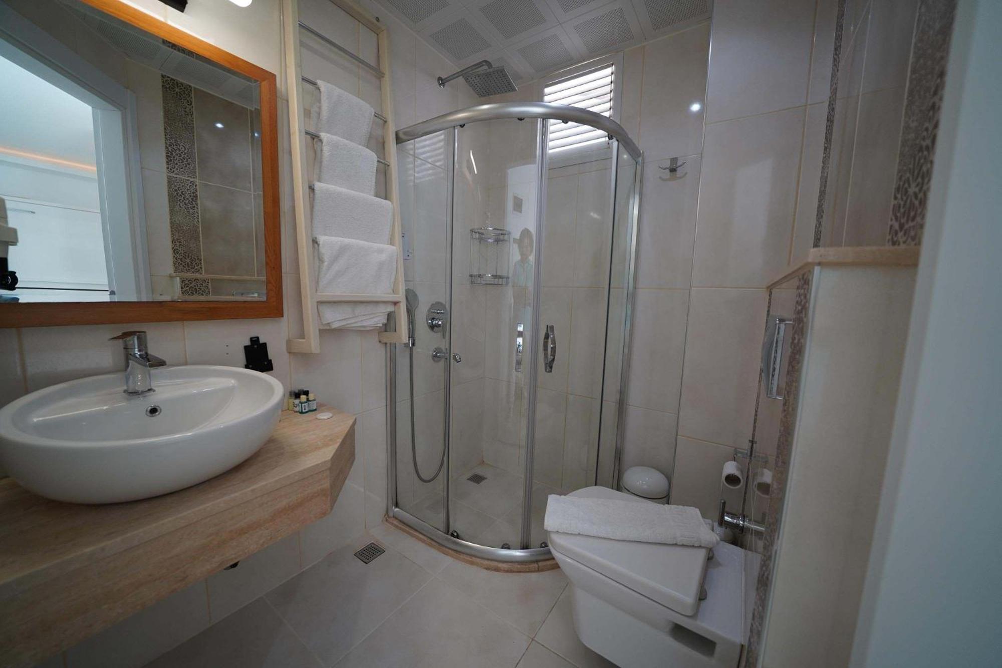 Economy Triple Room