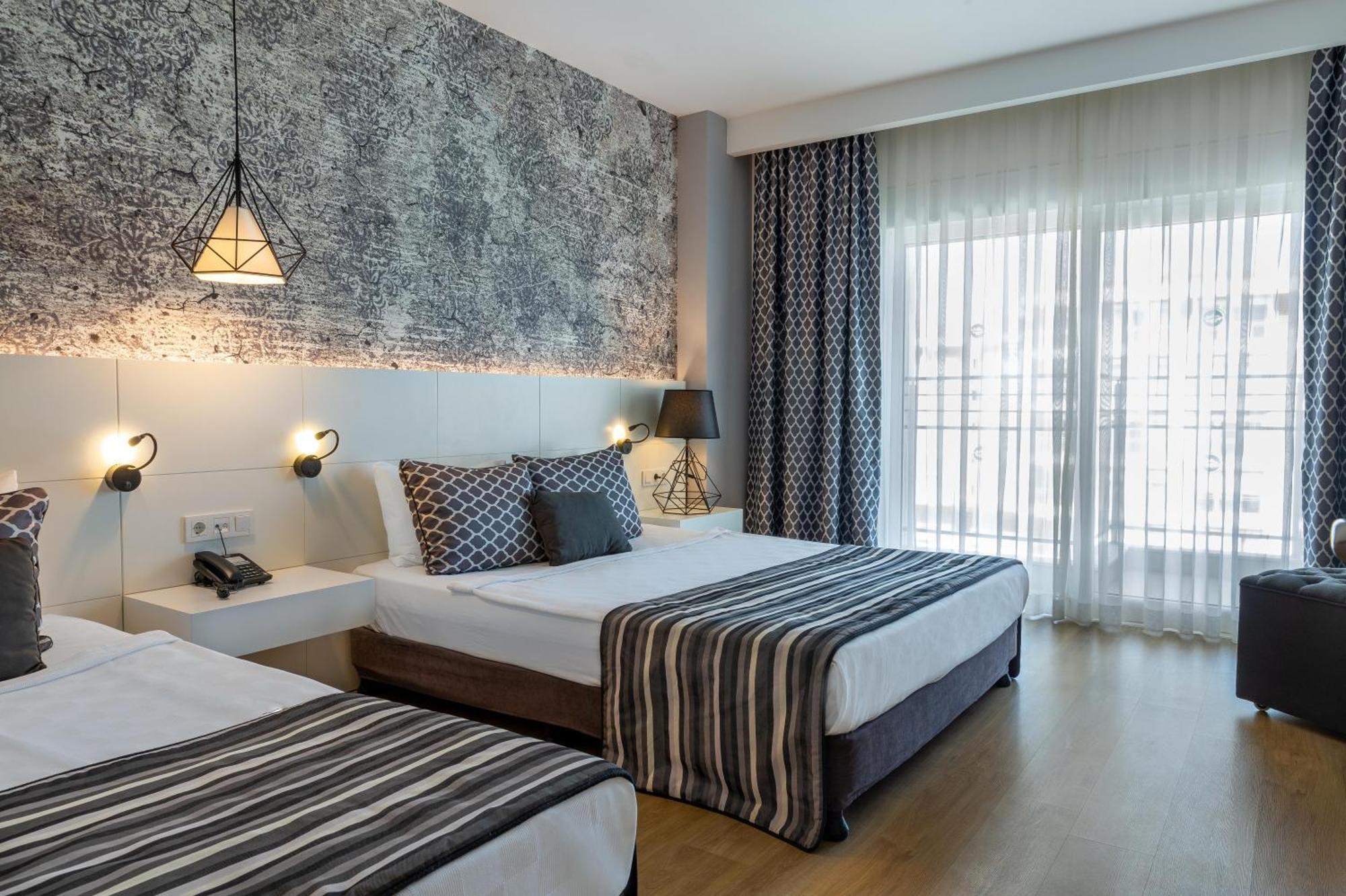 Deluxe Superior Suite,1771931824:JPEG