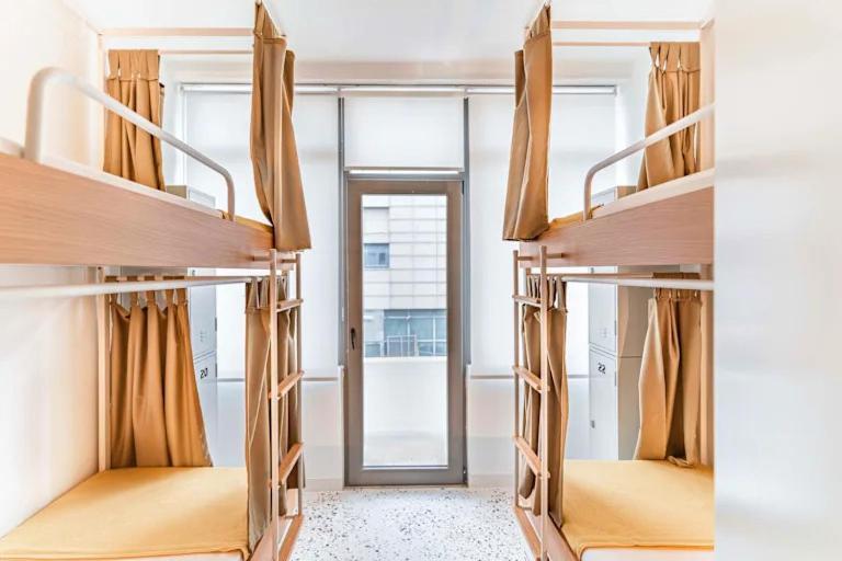 Posto Letto in Dormitorio Femminile