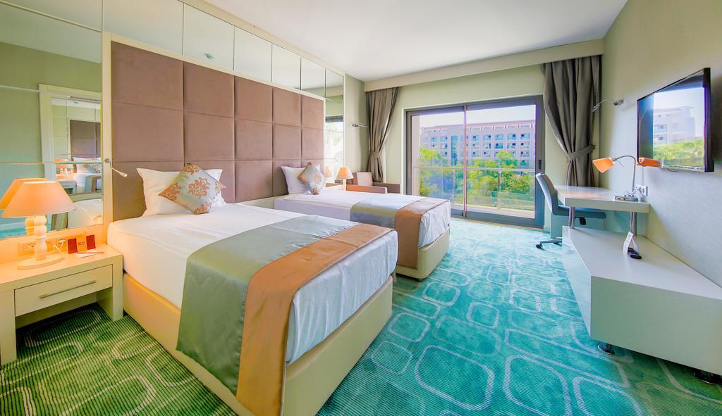 Deluxe Suite with Sea View