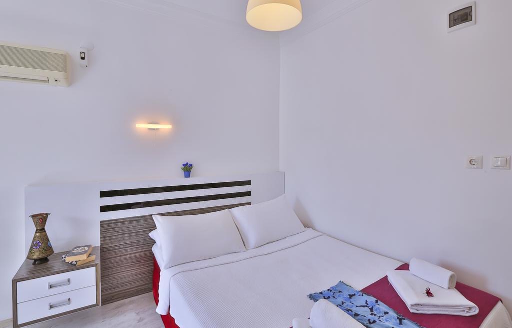 Double Room with Balcony and Sea View