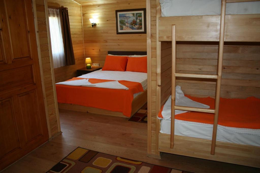 Bungalow (2 Adults + 2 Children)