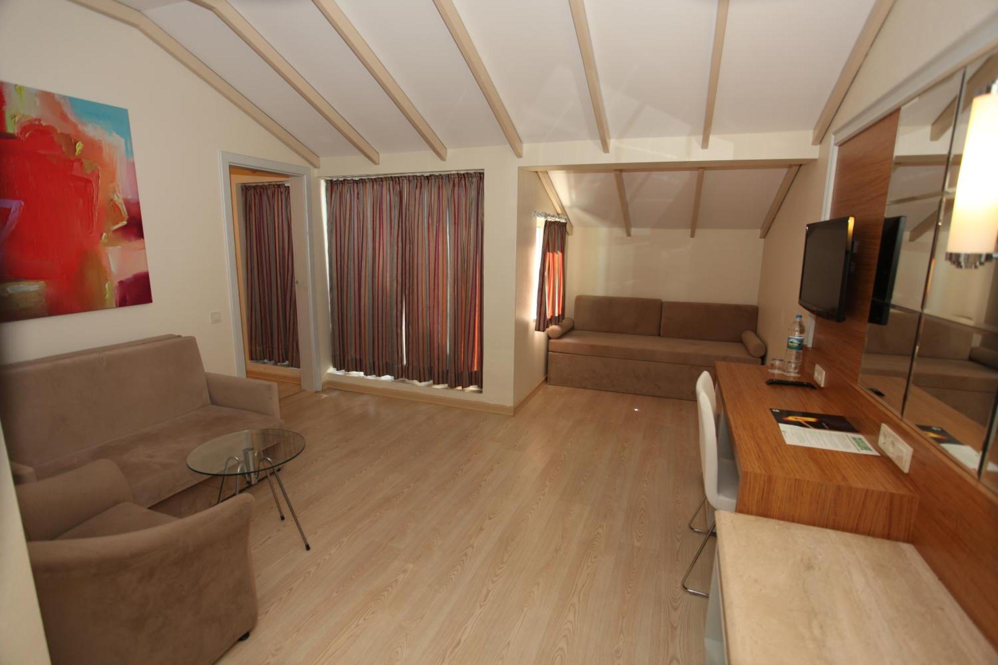 Familienzimmer mit seitlichem Meerblick