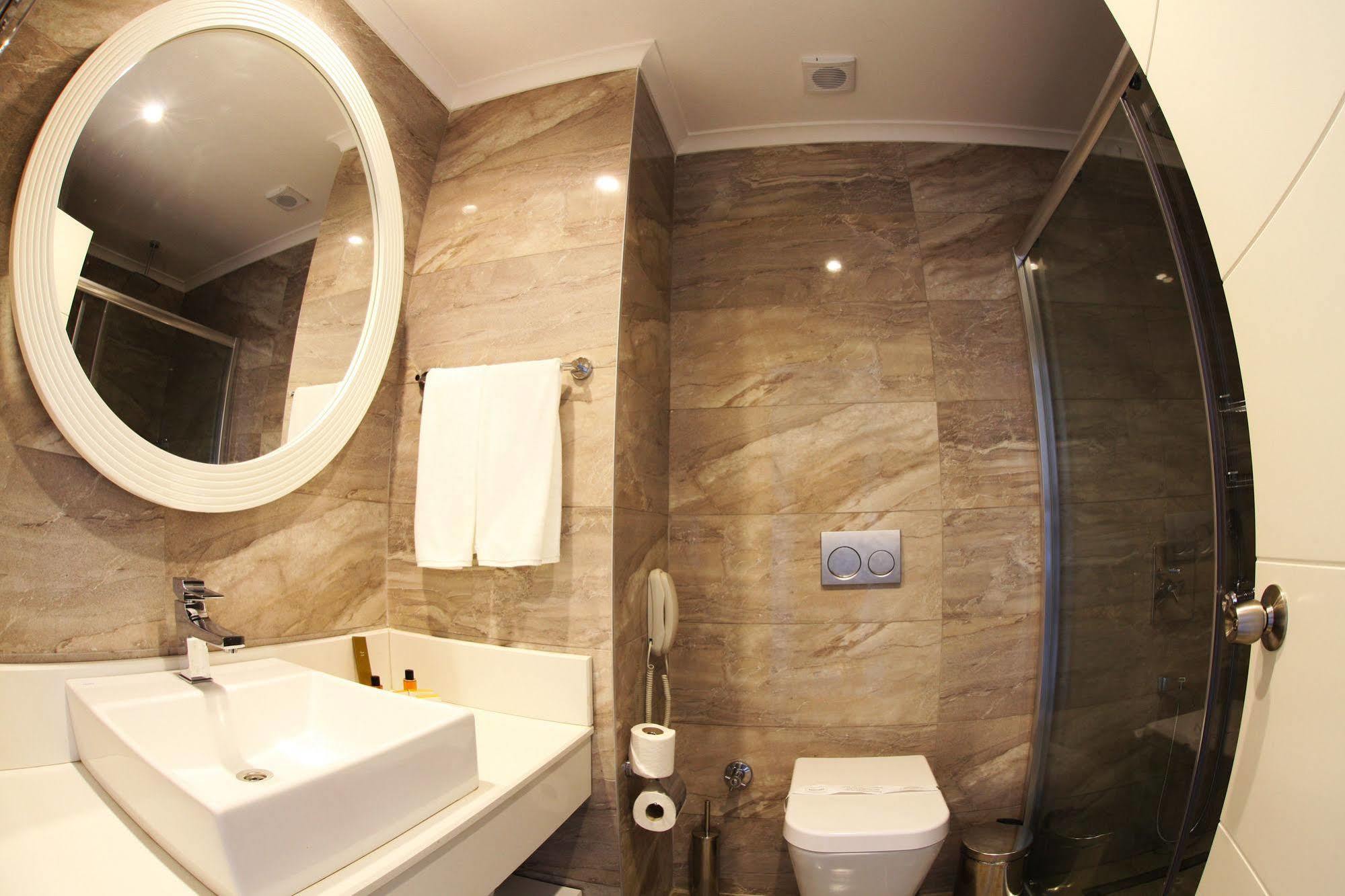 Honeymoon Room