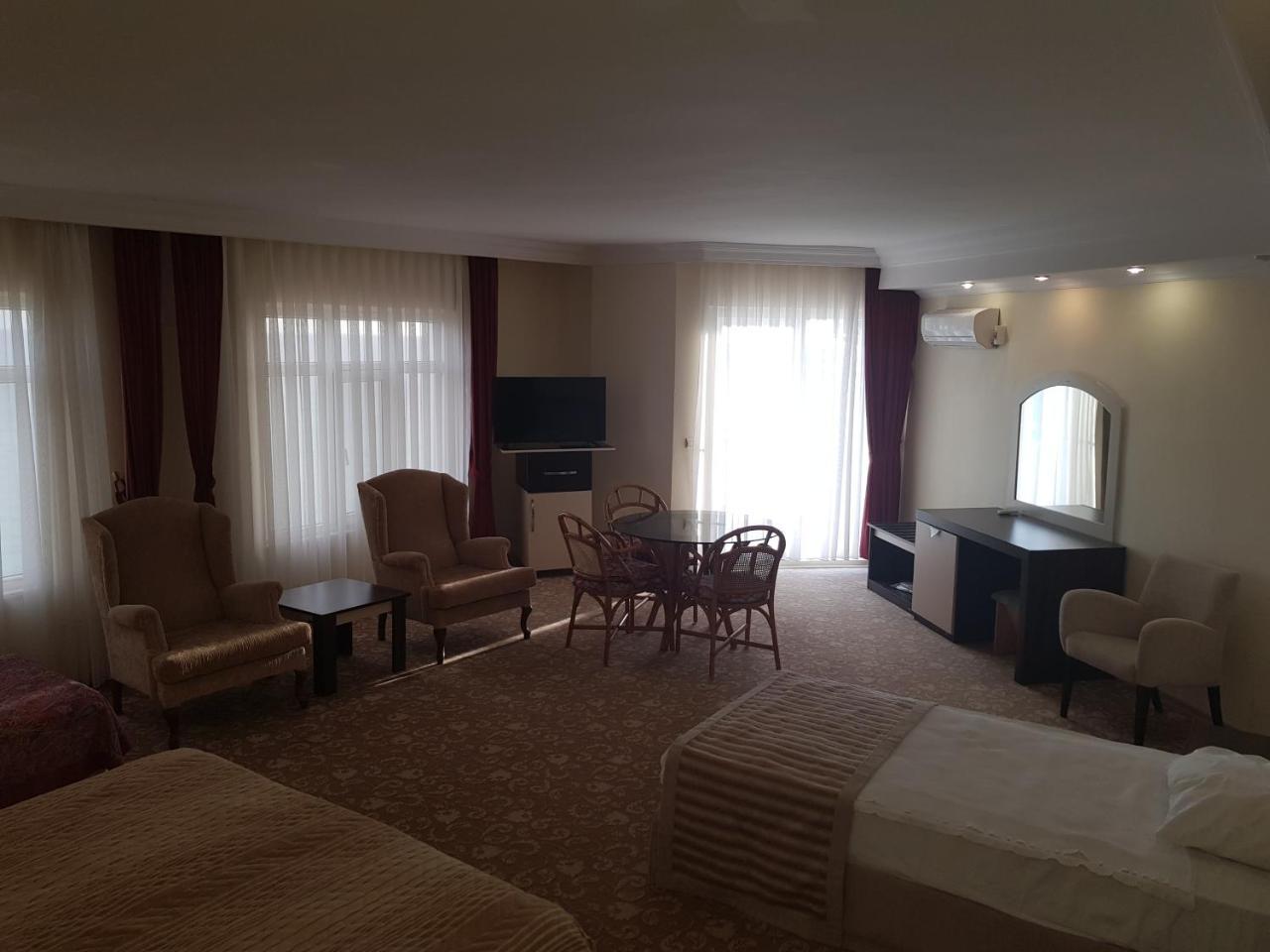 Family Room Balcony,744522625:JPEG