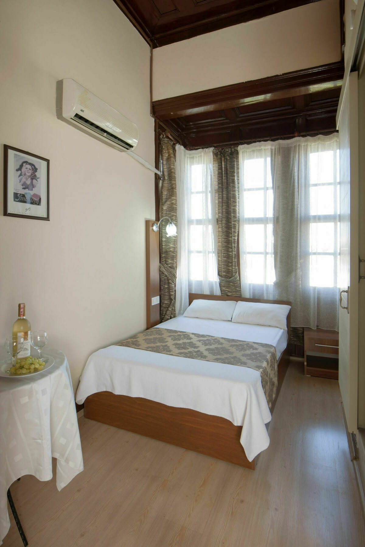 2nd Floor Small Double Room