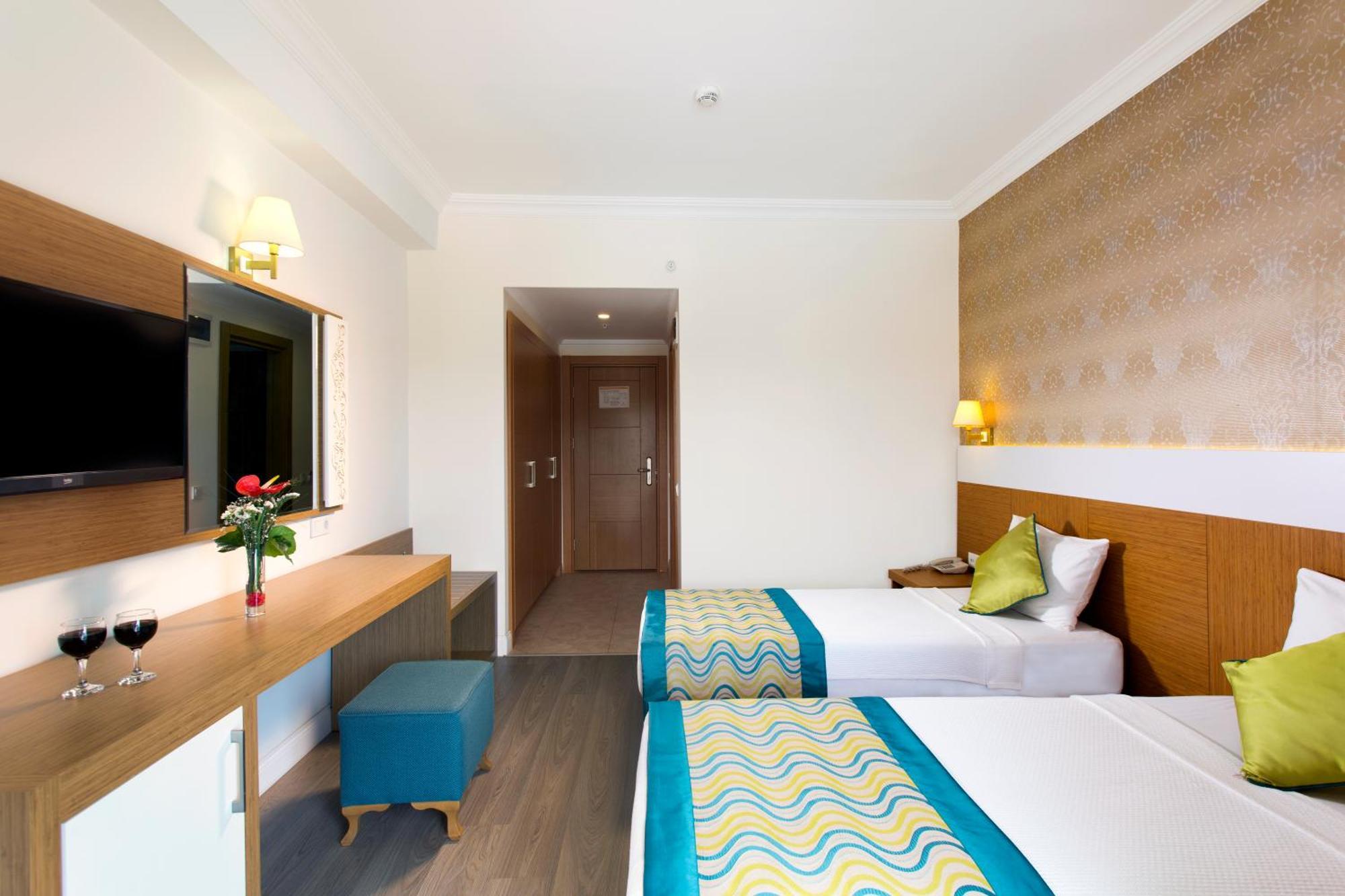 Standard Double Room,914217040:JPEG