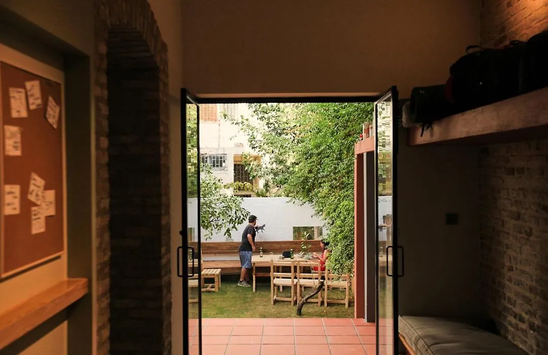 Flaneur Hostel-1