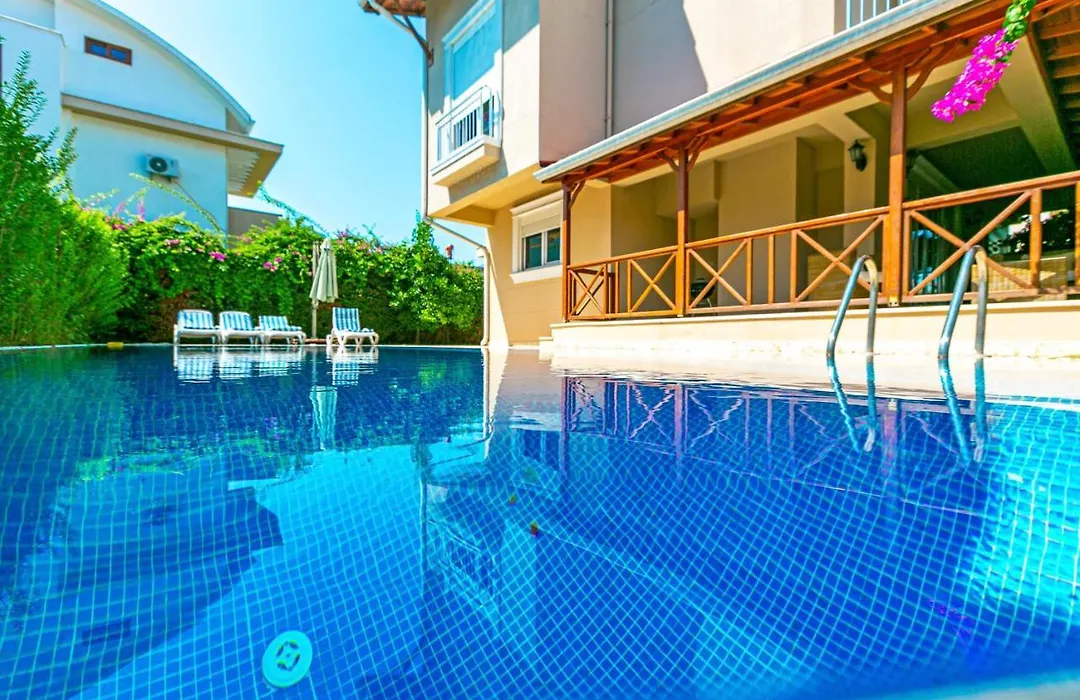 Paradise Town Villa Hadrian 100 Mbps Free Wifi-1