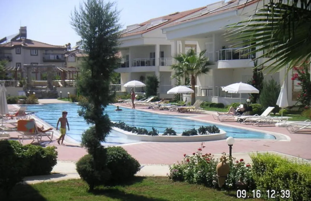 Luxury Home In Award Winning Private, Small Community Central Location-1
