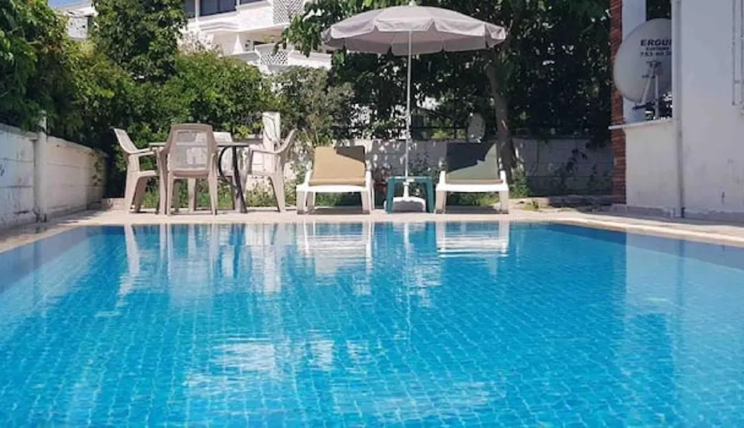 Enjoy A Peaceful Central Location Close To Everything, Truly Home From Home-1