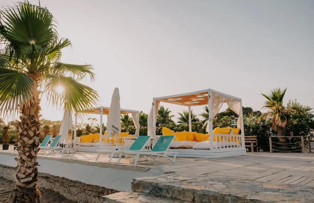 Raw Beach Hotel-1