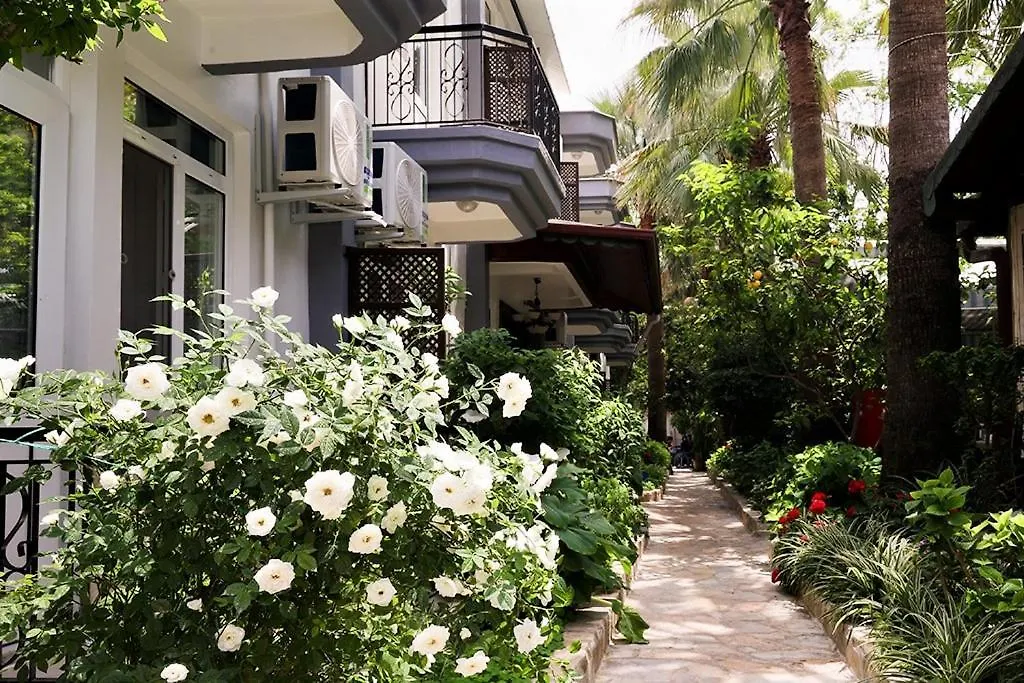 Canada Hotel & Bungalows-1