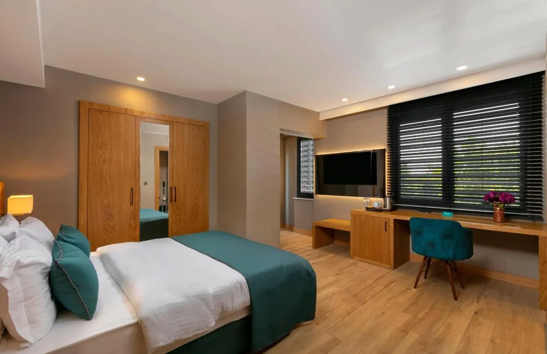 Pukka Hotel-1