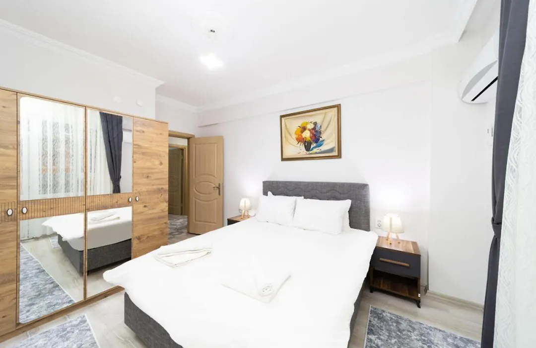 Pleasant Flat With Balcony In Kaleici-1