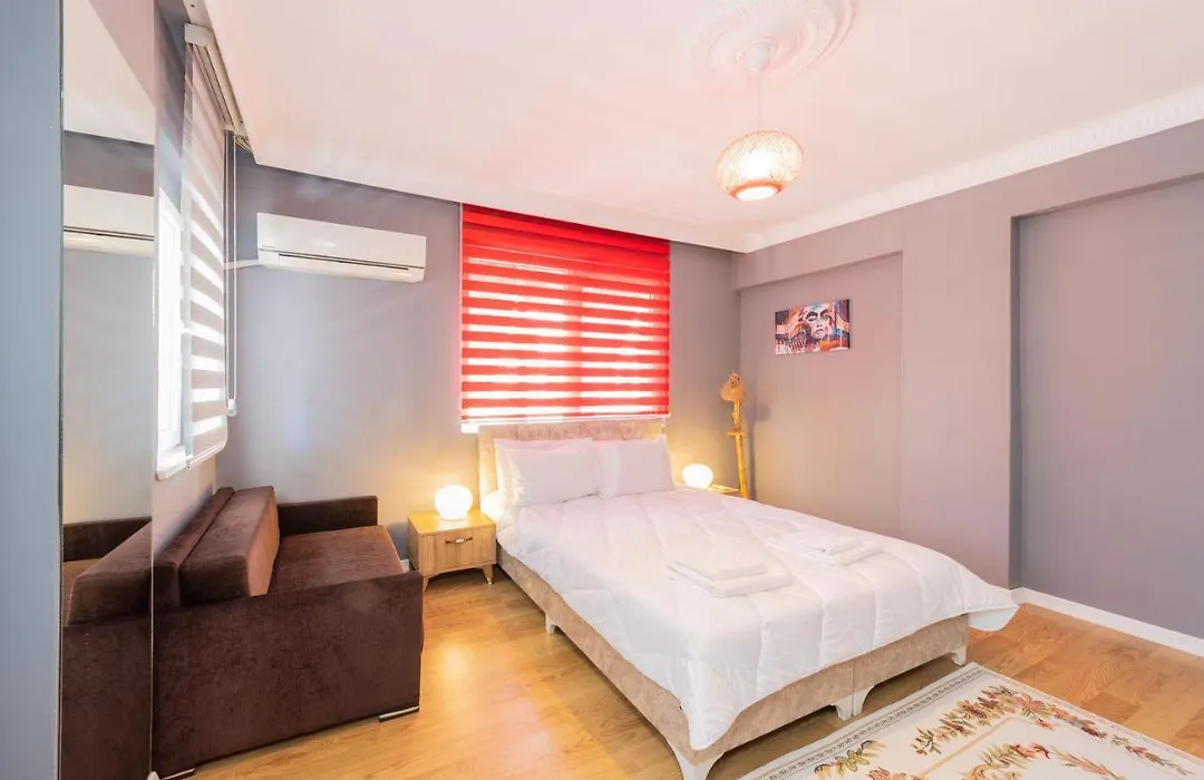 Central Flat Close To The Beach In Muratpasa-1